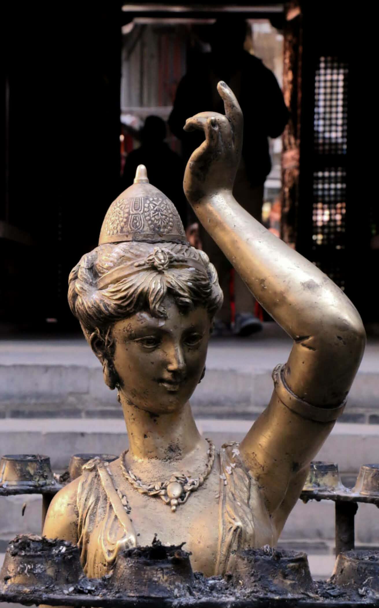 European figure (The lady)